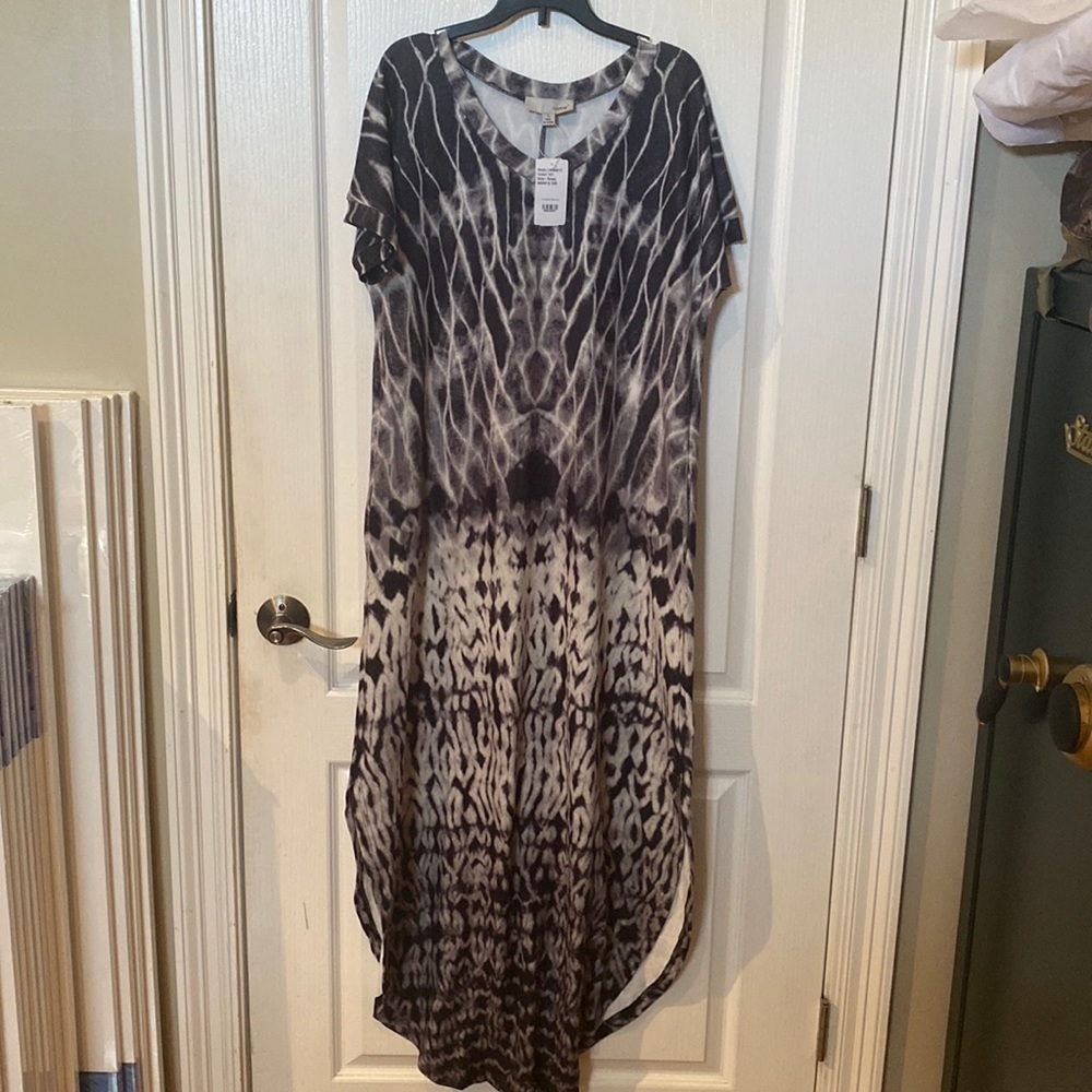Luukse Sz S Black and white shirt sleeve v neck tie-dye look maxi dress NWT